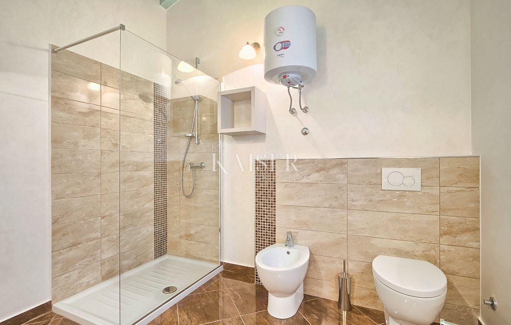 Istria, Radetići, villa tradizionale in pietra in un ambiente splendido