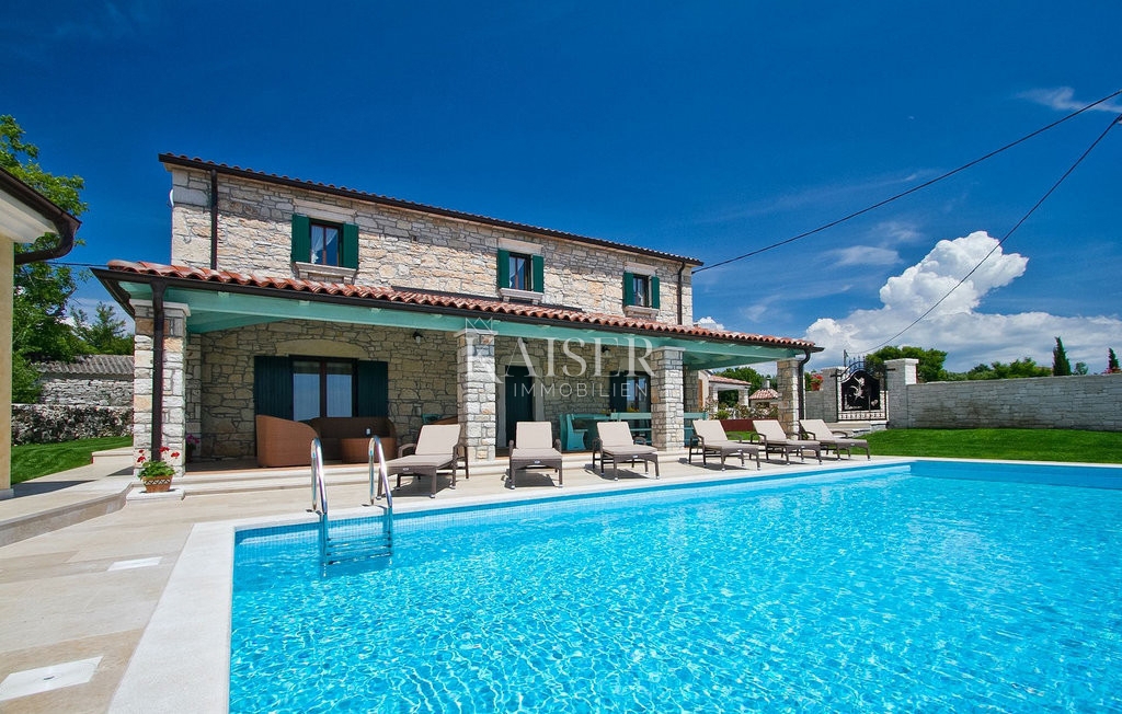 Istria, Radetići, villa tradizionale in pietra in un ambiente splendido