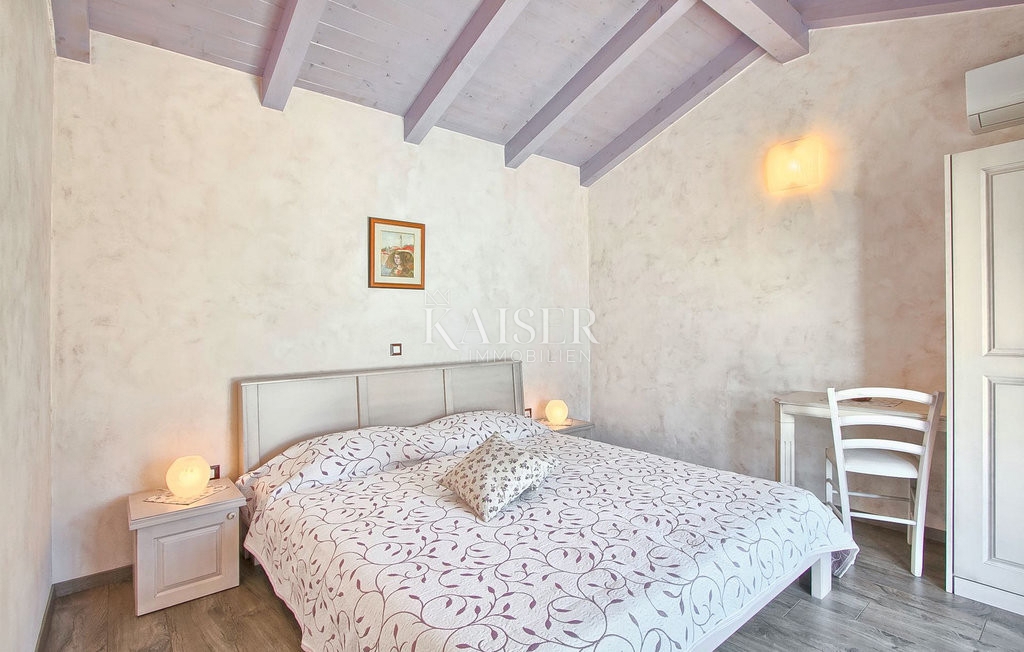 Istria, Radetići, villa tradizionale in pietra in un ambiente splendido