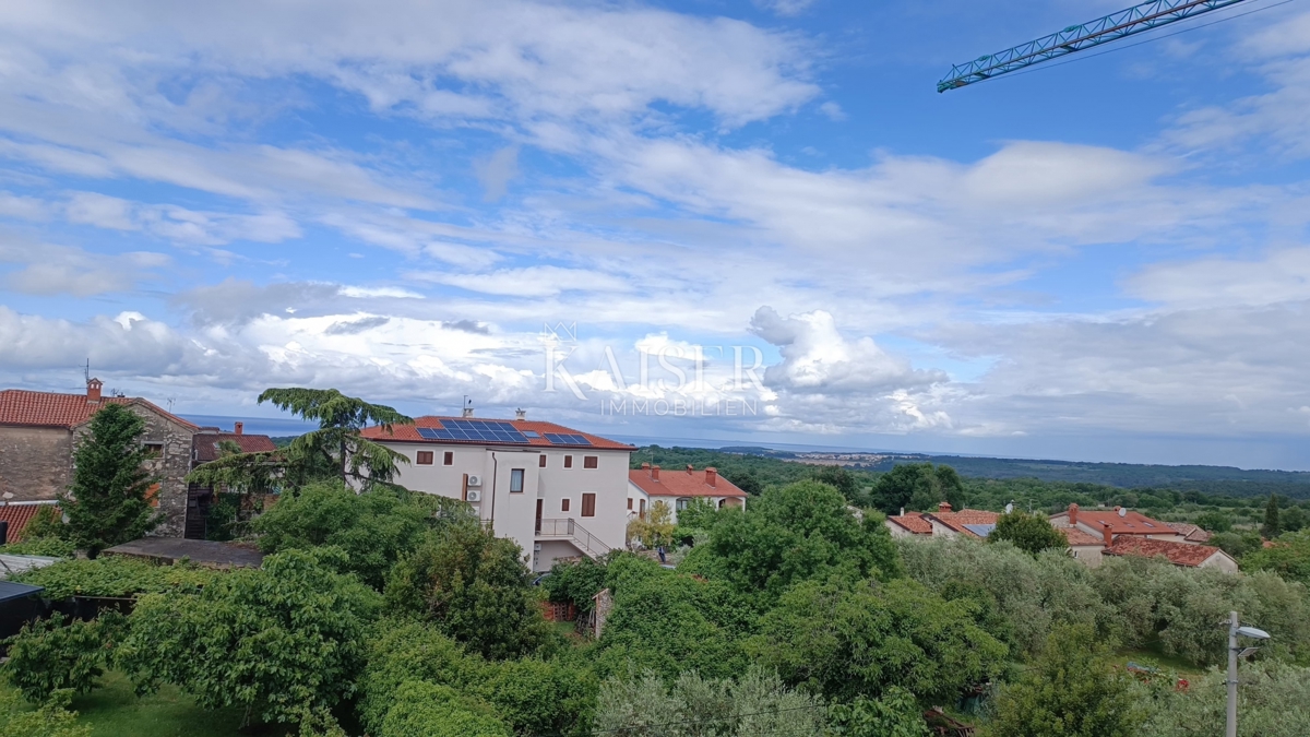 Istria, Tar - lussuoso appartamento con due camere da letto di 86 m2 con due posti auto