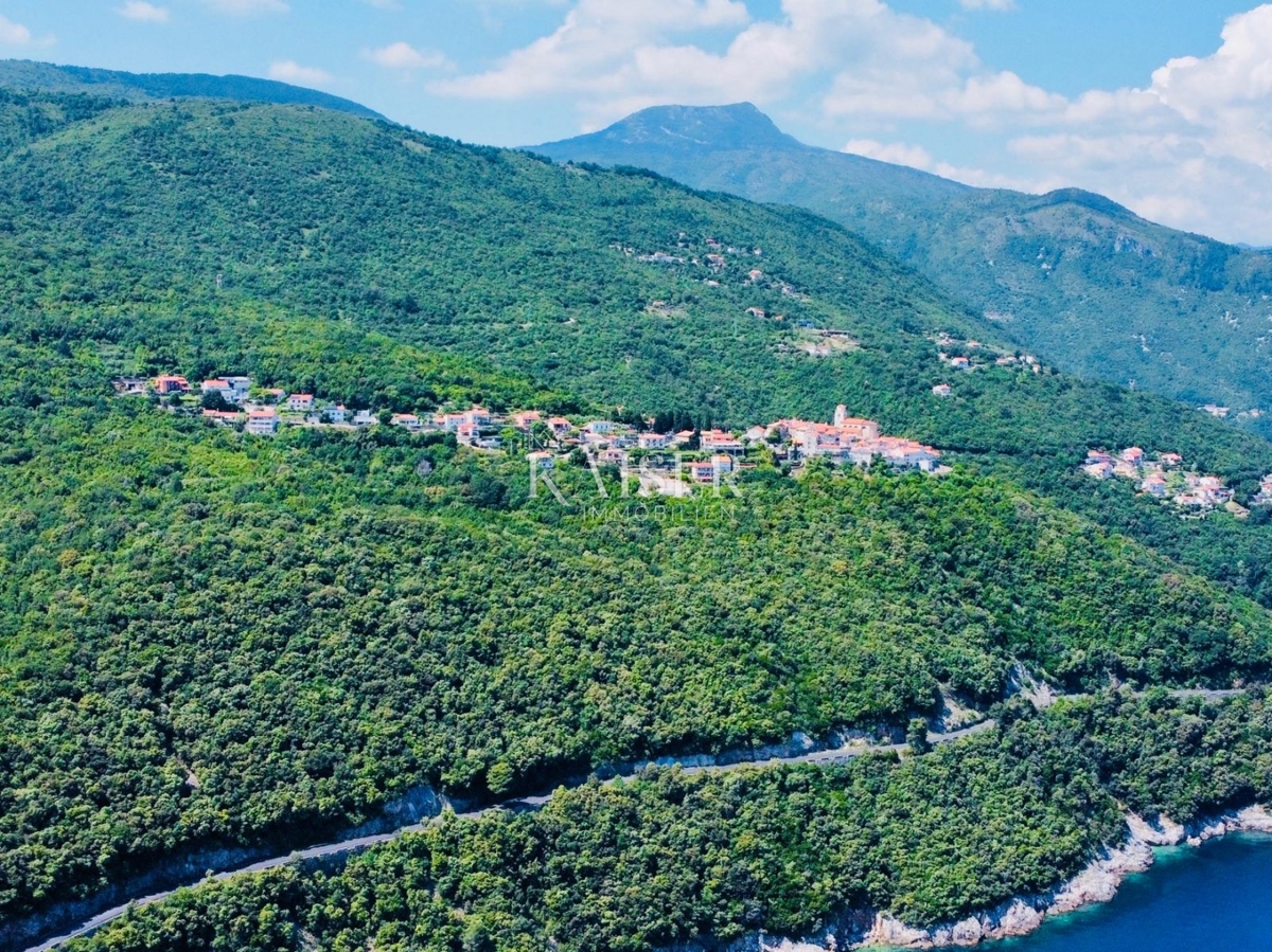 Abbazia, Moschiena - La tua vista sul Quarnero, terreno edificabile con costruzione di una villa di lusso in corso 
