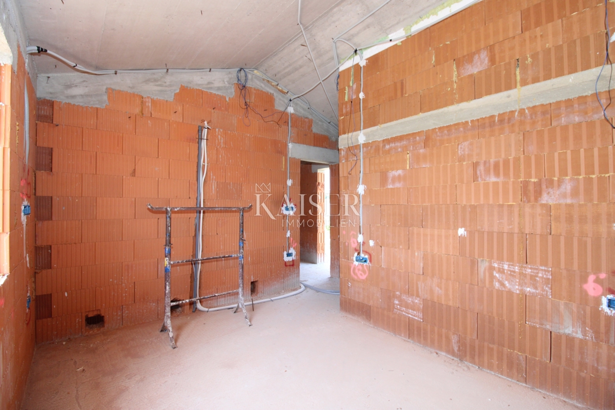 Istria, Pola - moderna casa bifamiliare di 170m2 con piscina 