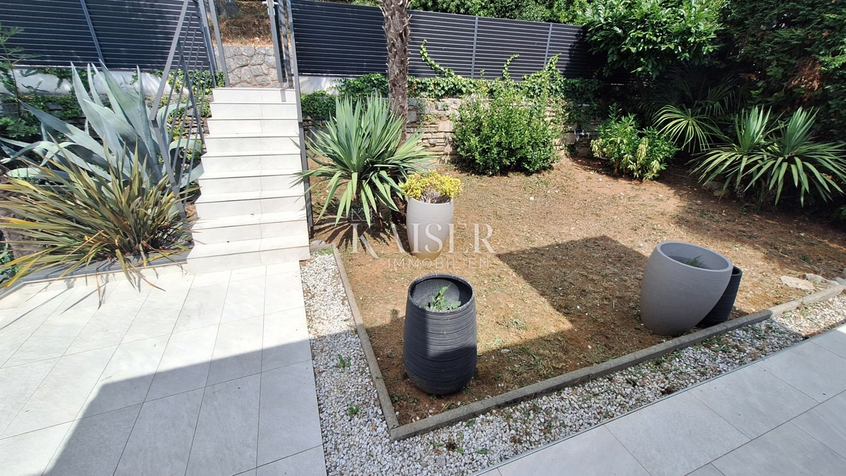 Abbazia, bella casa di famiglia con piscina in una buona posizione