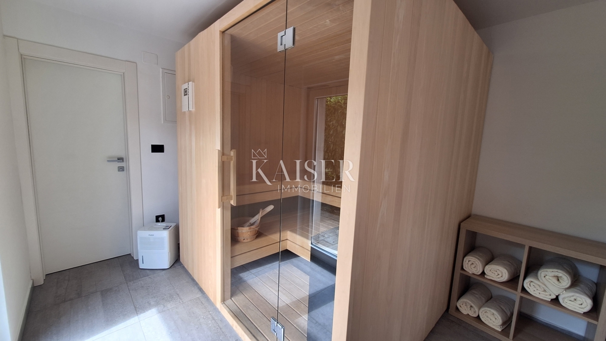 Abbazia, bella casa di famiglia con piscina in una buona posizione