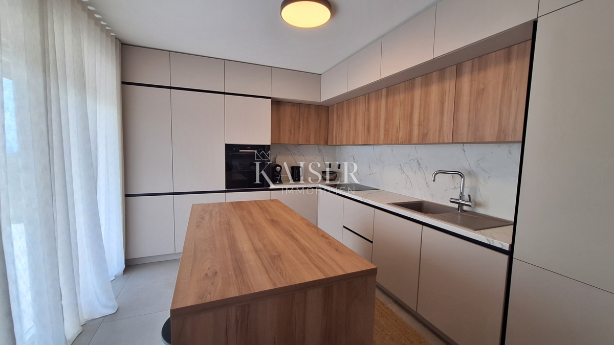 Abbazia, bella casa di famiglia con piscina in una buona posizione