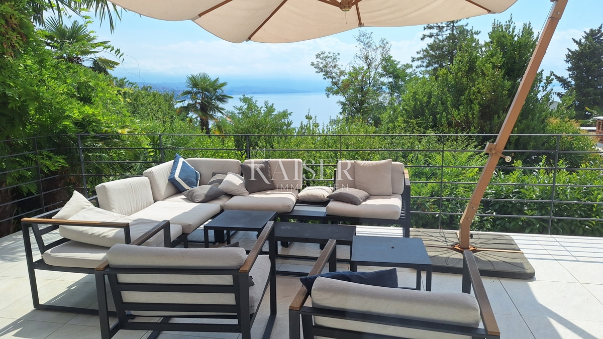 Abbazia, bella casa di famiglia con piscina in una buona posizione