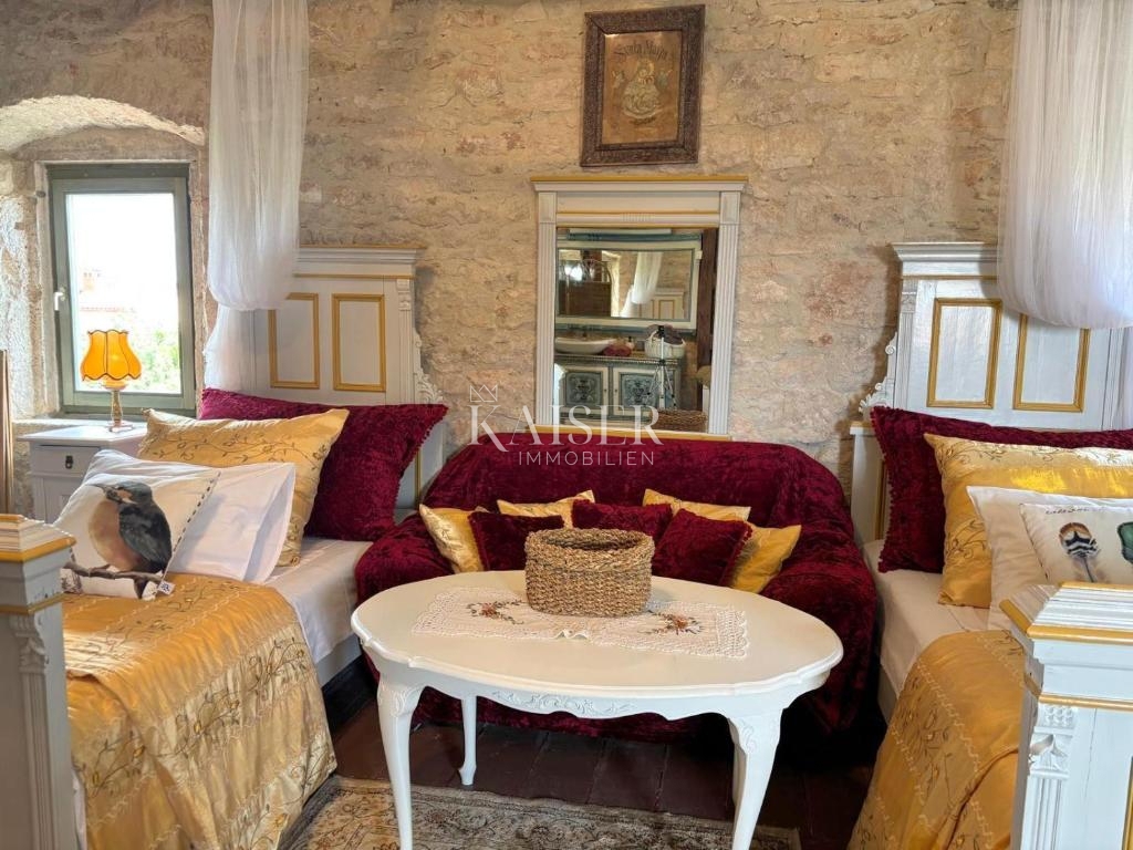 Istria, Marčana - villa tradizionale in pietra con piscina