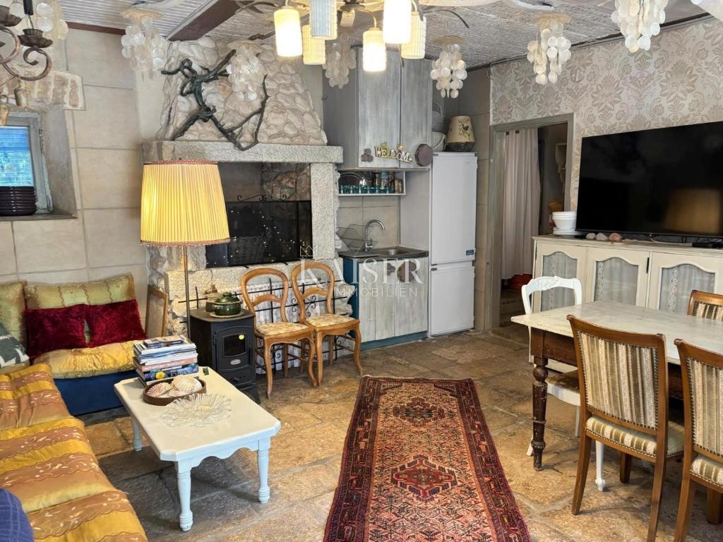 Istria, Marčana - villa tradizionale in pietra con piscina