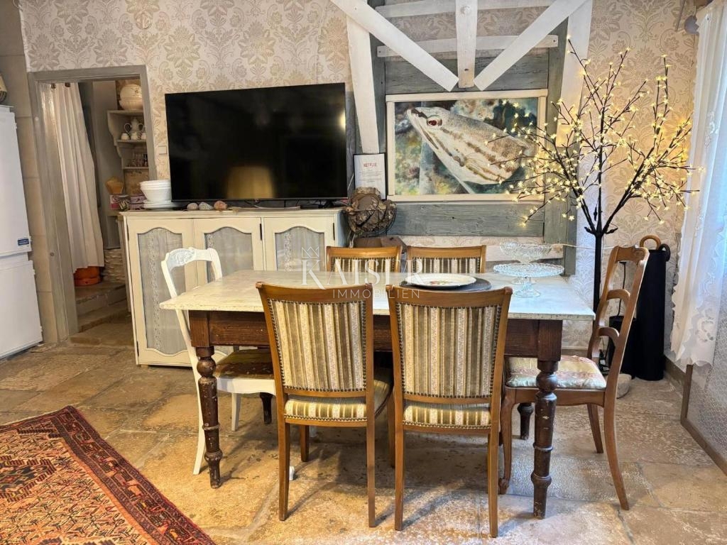 Istria, Marčana - villa tradizionale in pietra con piscina