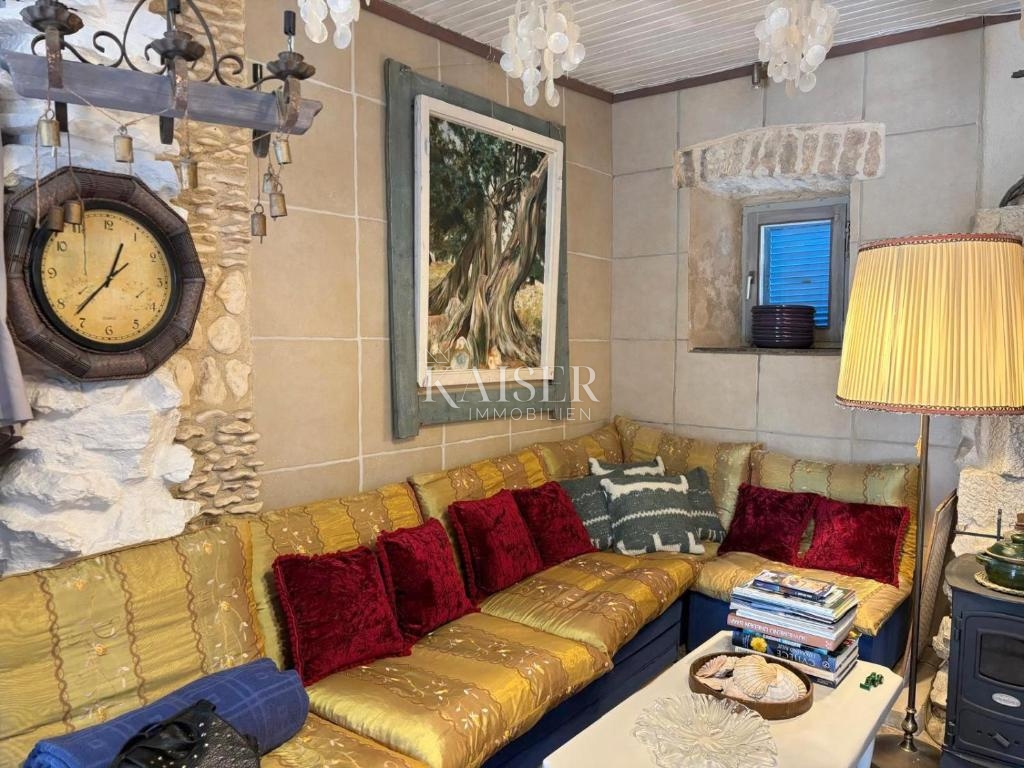 Istria, Marčana - villa tradizionale in pietra con piscina