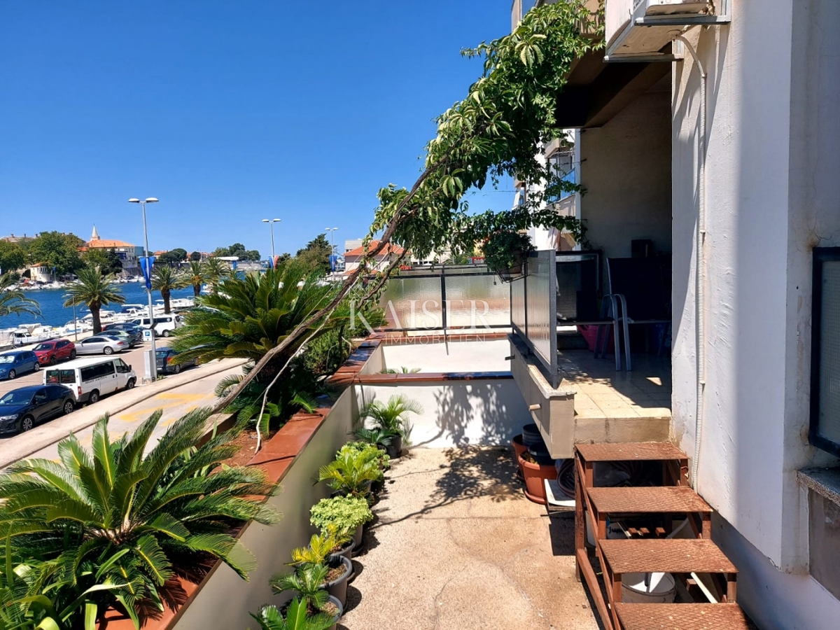 Zara, prima fila al mare - appartamento con quattro camere da letto con vista sulla baia di Jazine