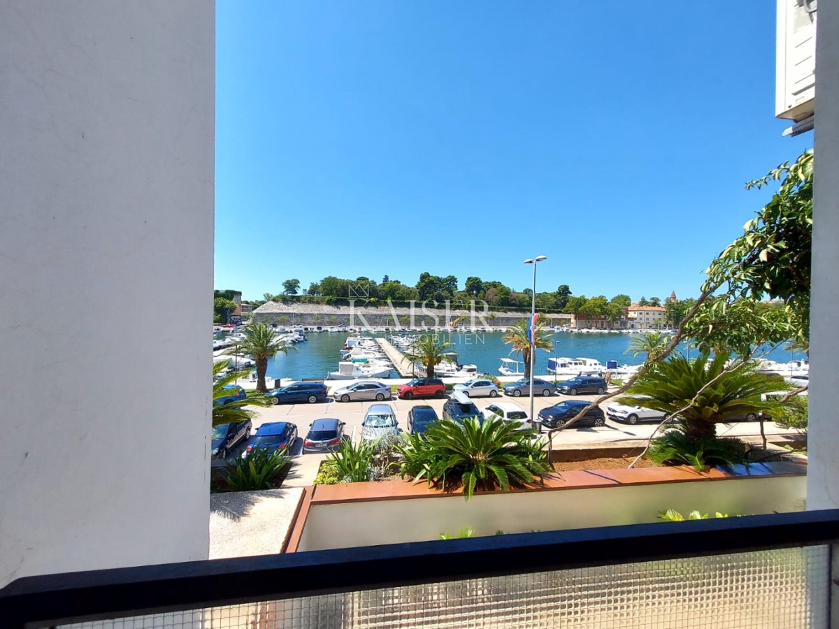 Zara, prima fila al mare - appartamento con quattro camere da letto con vista sulla baia di Jazine