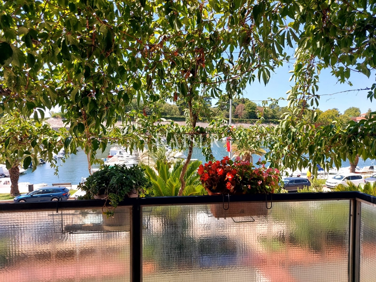 Zara, prima fila al mare - appartamento con quattro camere da letto con vista sulla baia di Jazine