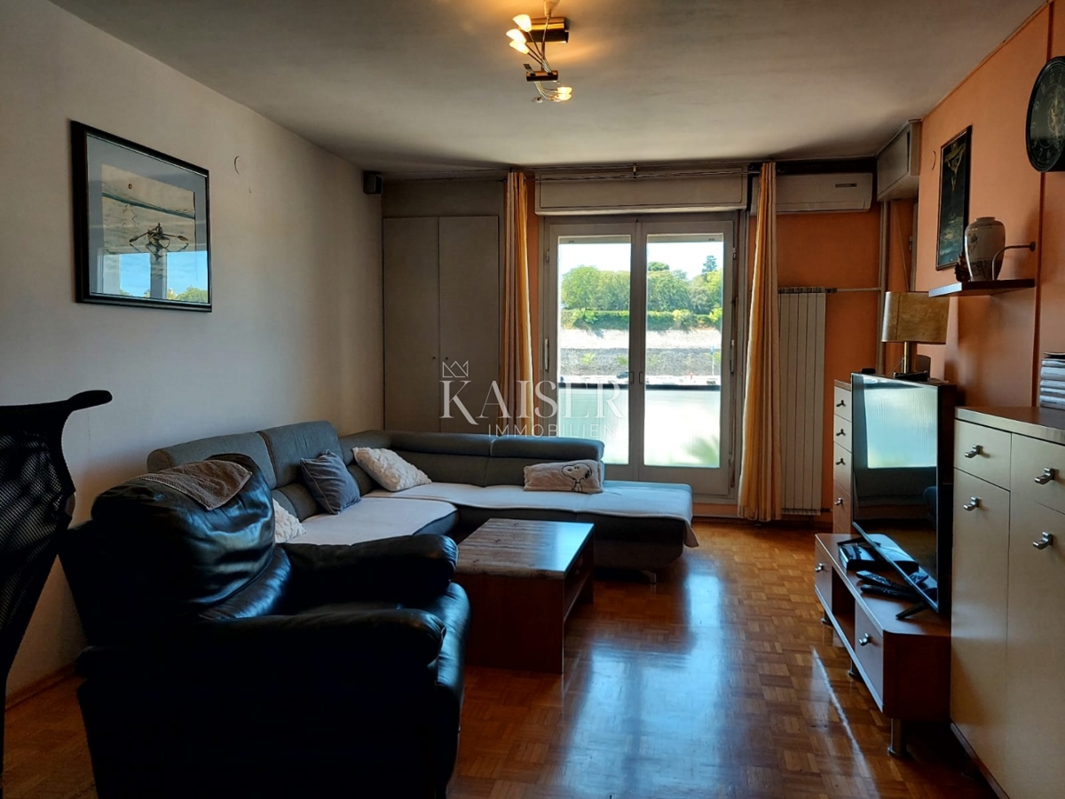 Zara, prima fila al mare - appartamento con quattro camere da letto con vista sulla baia di Jazine