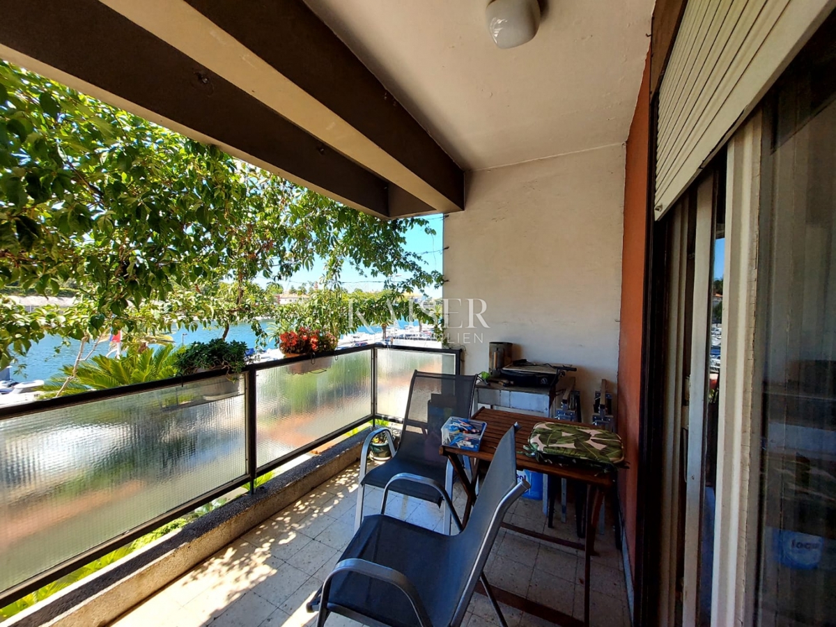 Zara, prima fila al mare - appartamento con quattro camere da letto con vista sulla baia di Jazine