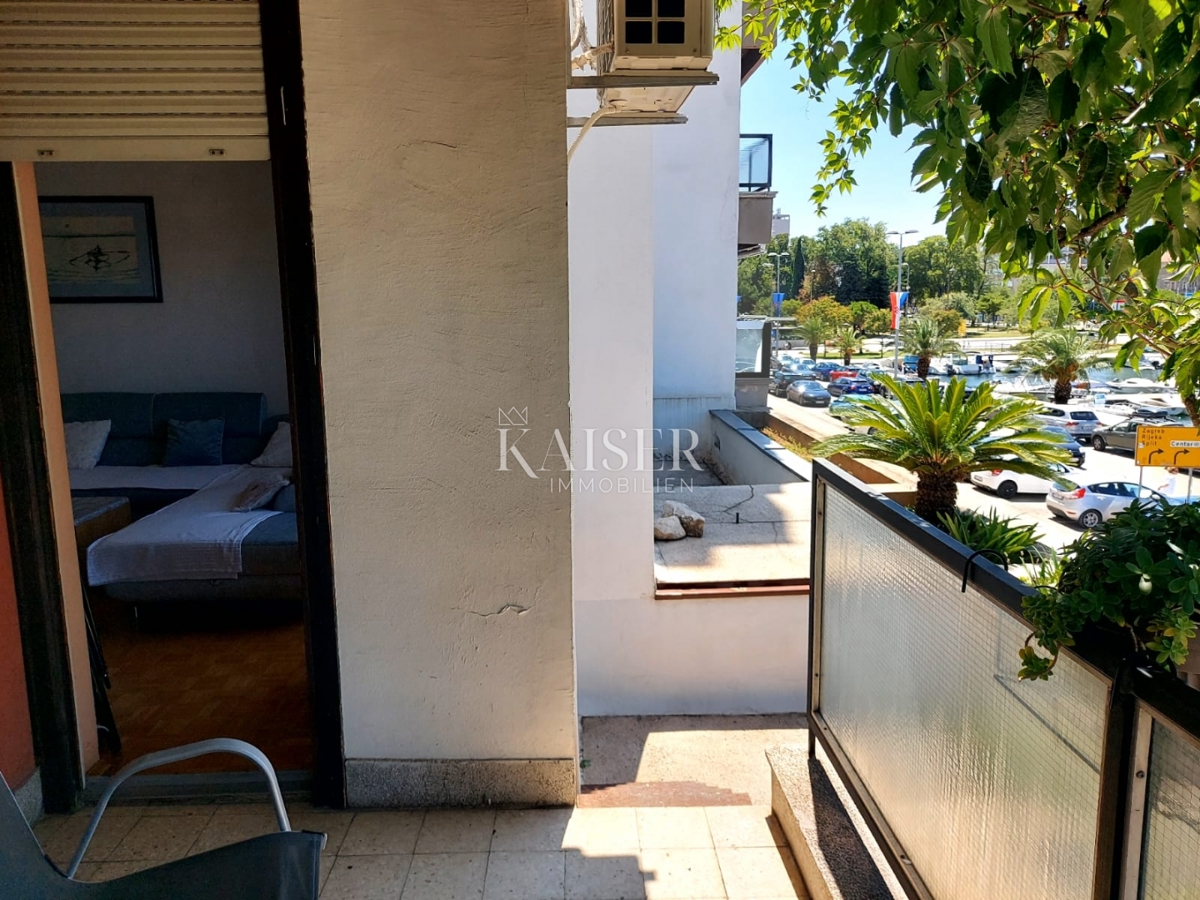 Zara, prima fila al mare - appartamento con quattro camere da letto con vista sulla baia di Jazine