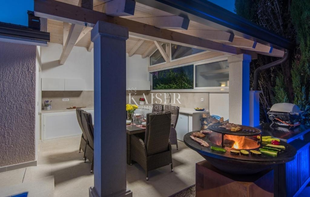 Istria - Parenzo, moderna casa a un piano con piscina