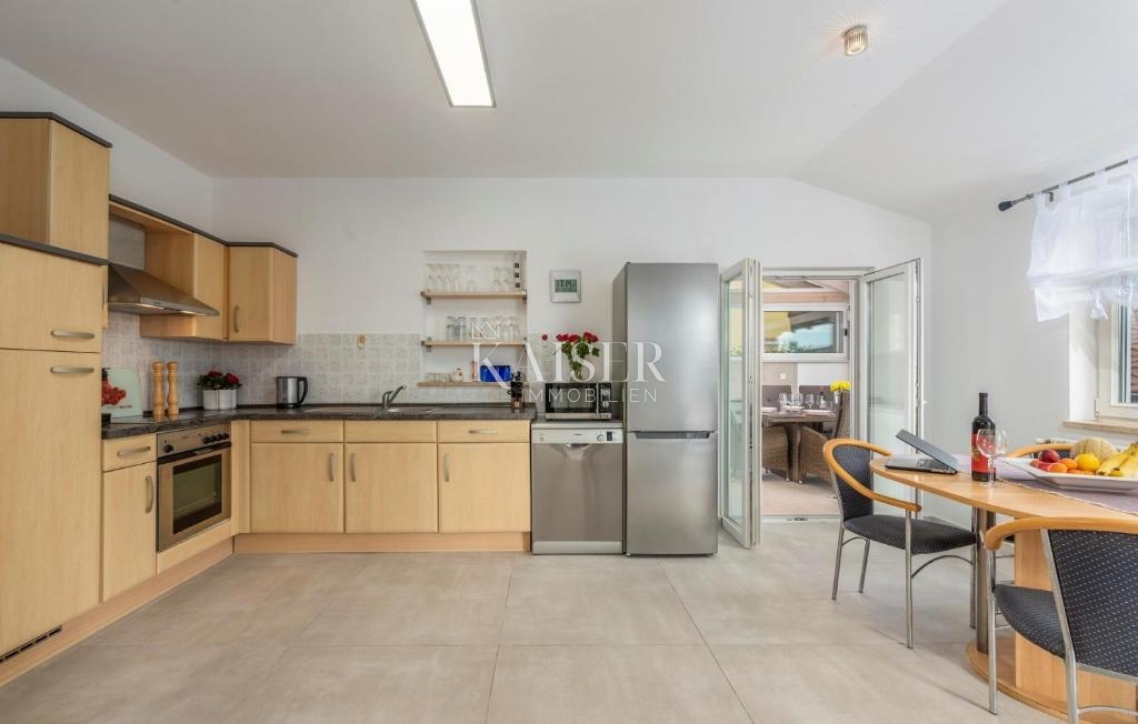 Istria - Parenzo, moderna casa a un piano con piscina