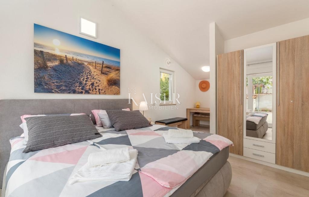 Istria - Parenzo, moderna casa a un piano con piscina