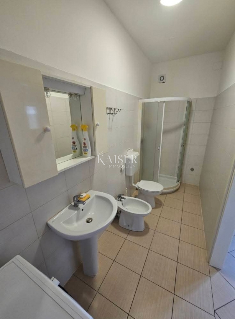 Istria, zona di Umago - appartamento arredato 44m2; 500m dal mare