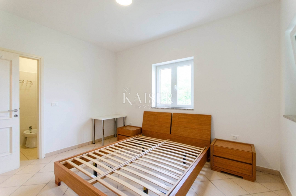 Istria, zona di Umago - appartamento arredato 44m2; 500m dal mare