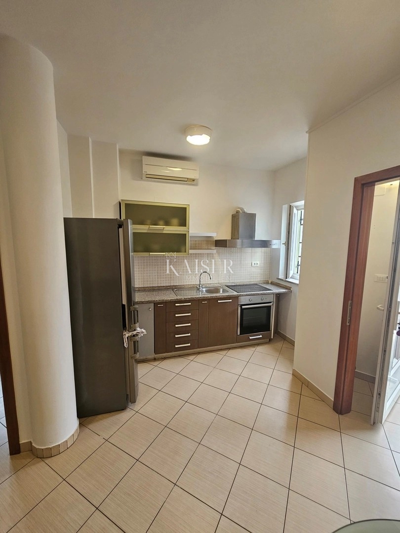 Istria, zona di Umago - appartamento arredato 44m2; 500m dal mare