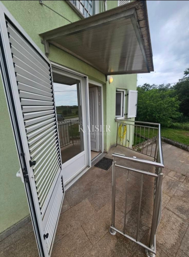 Istria, zona di Umago - appartamento arredato 44m2; 500m dal mare