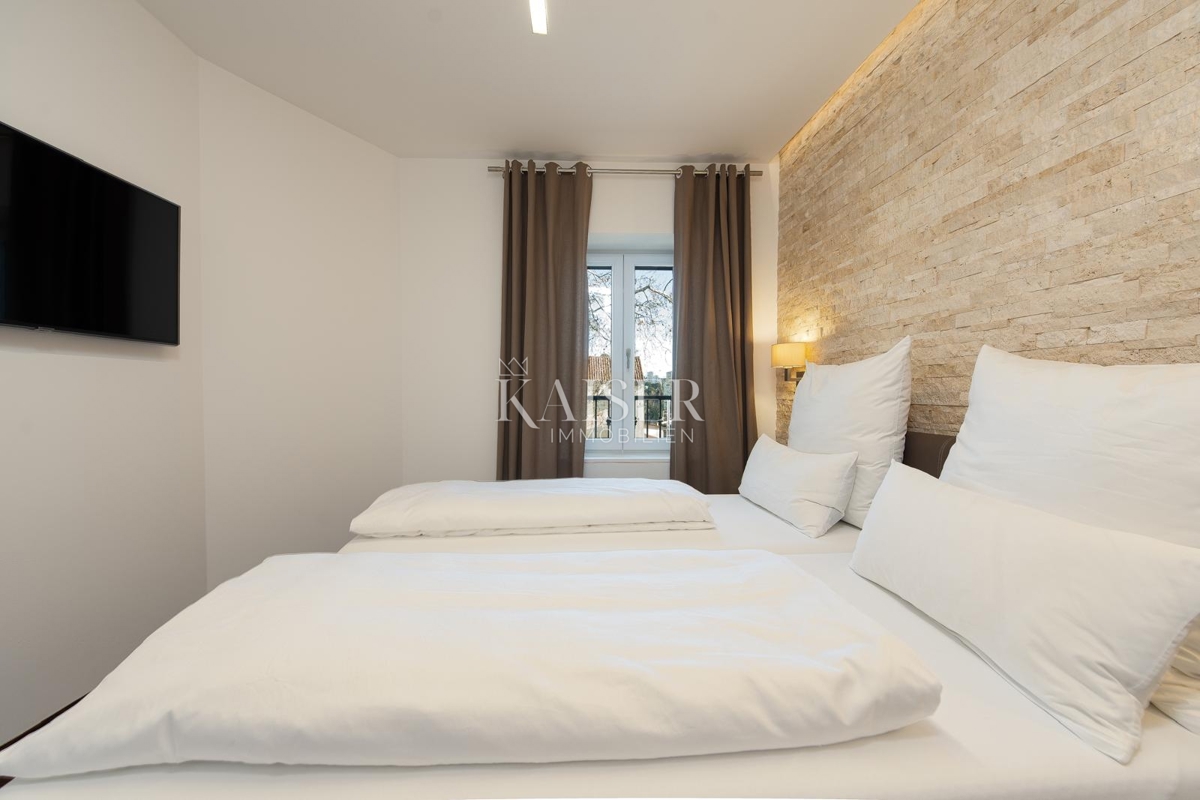 Zara, Poluotok, appartamento duplex in cima a un edificio storico con terrazza panoramica immersa nella vegetazione di platani secolari