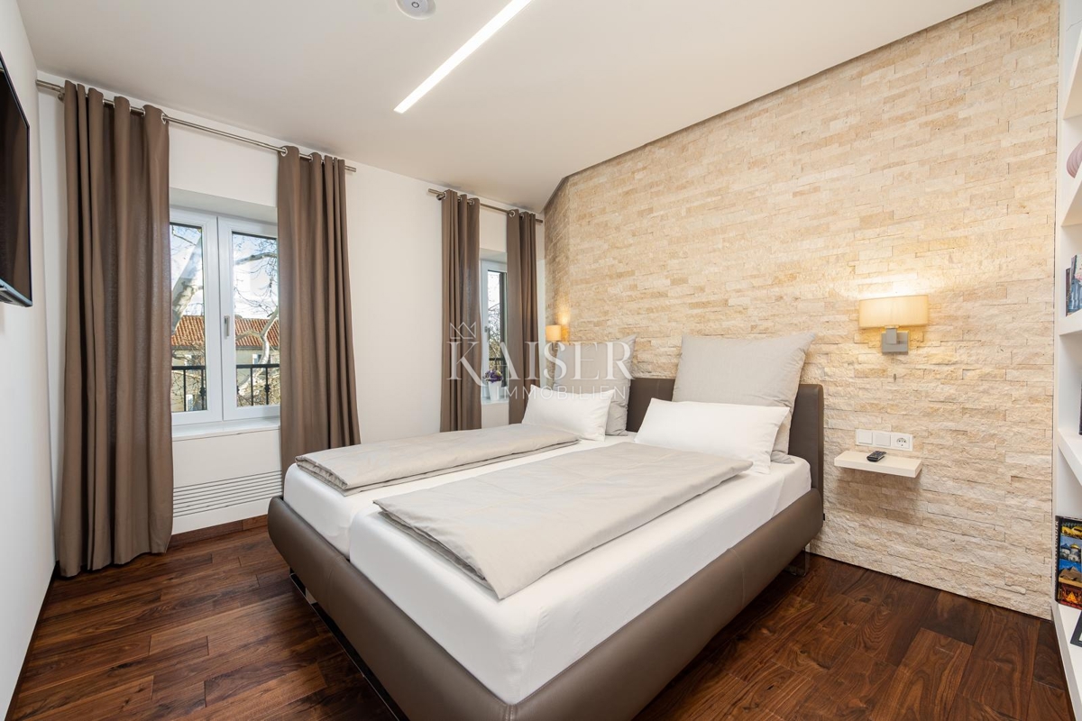 Zara, Poluotok, appartamento duplex in cima a un edificio storico con terrazza panoramica immersa nella vegetazione di platani secolari