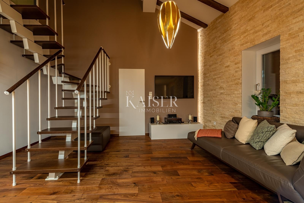 Zara, Poluotok, appartamento duplex in cima a un edificio storico con terrazza panoramica immersa nella vegetazione di platani secolari