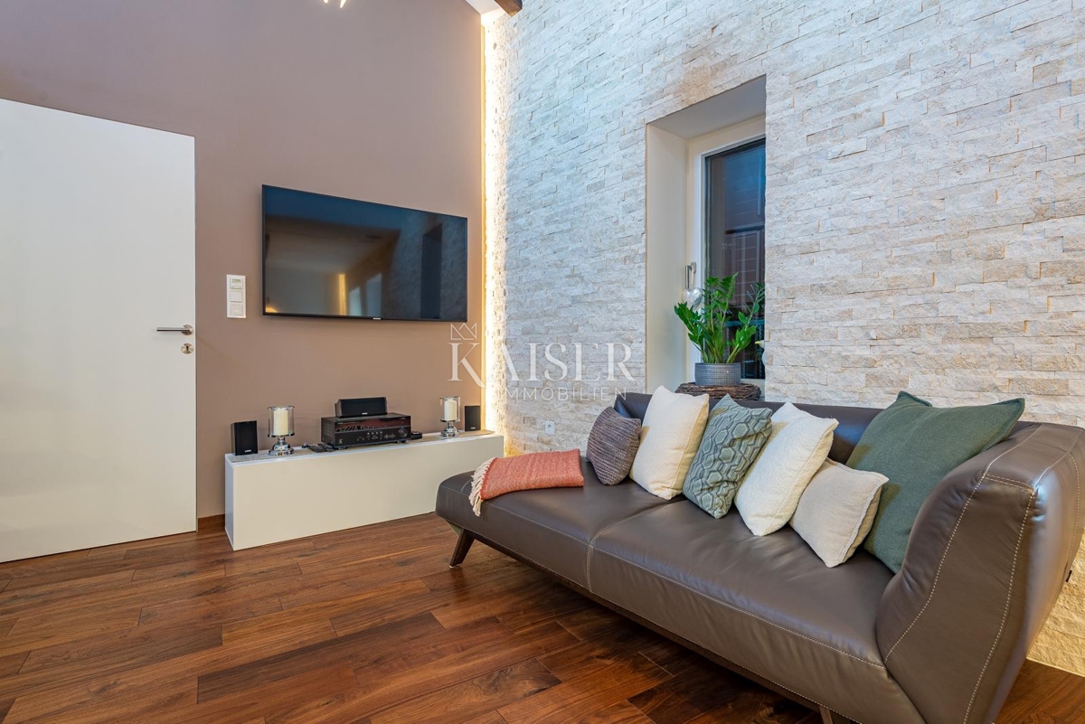 Zara, Poluotok, appartamento duplex in cima a un edificio storico con terrazza panoramica immersa nella vegetazione di platani secolari