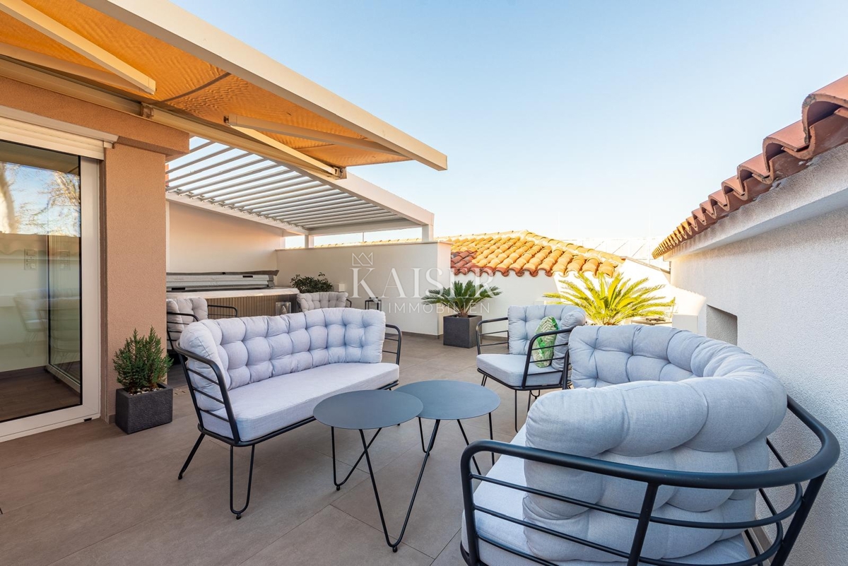 Zara, Poluotok, appartamento duplex in cima a un edificio storico con terrazza panoramica immersa nella vegetazione di platani secolari