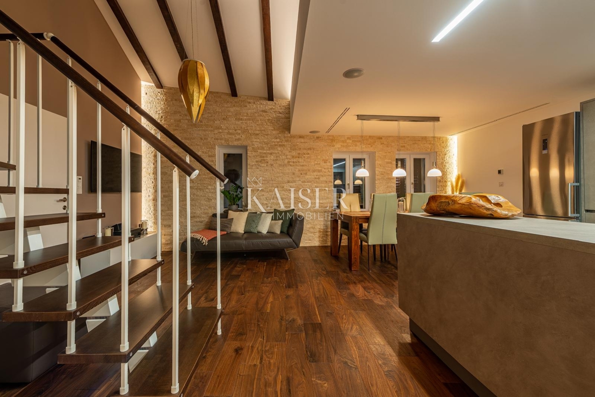 Zara, Poluotok, appartamento duplex in cima a un edificio storico con terrazza panoramica immersa nella vegetazione di platani secolari