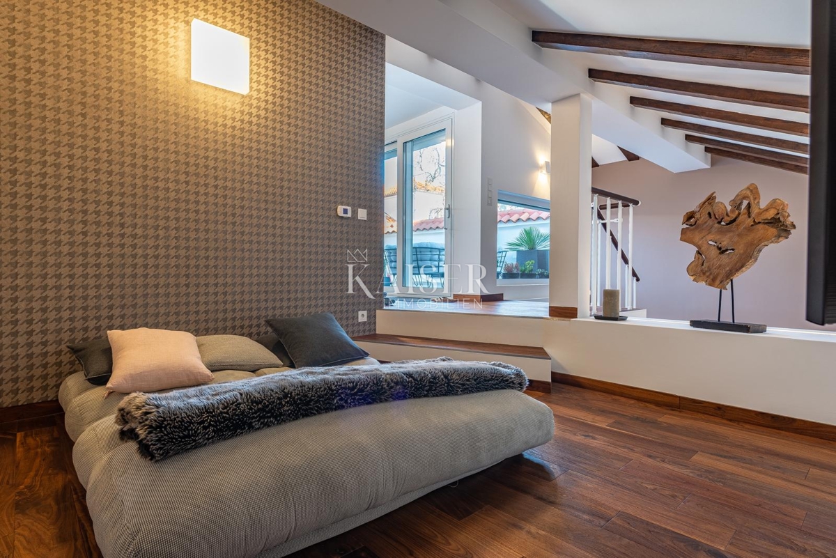 Zara, Poluotok, appartamento duplex in cima a un edificio storico con terrazza panoramica immersa nella vegetazione di platani secolari