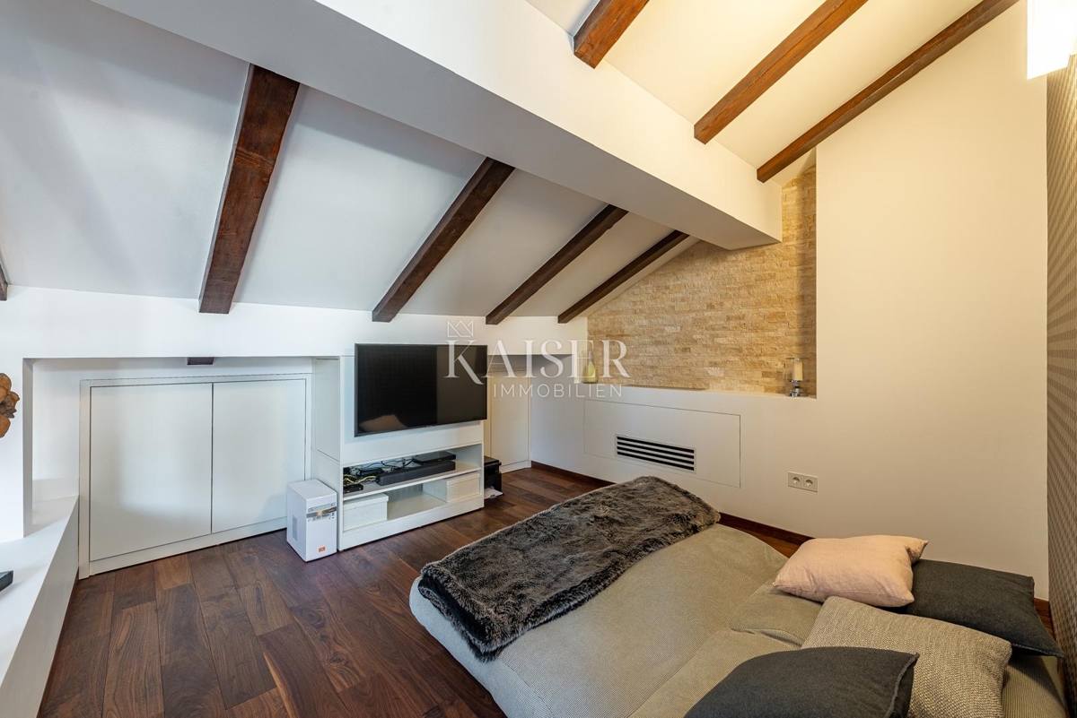 Zara, Poluotok, appartamento duplex in cima a un edificio storico con terrazza panoramica immersa nella vegetazione di platani secolari