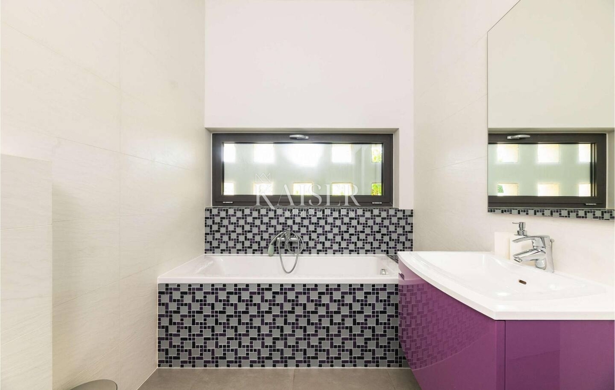 Istria, Umago, villa di lusso 420 m2 con piscina e vista mare