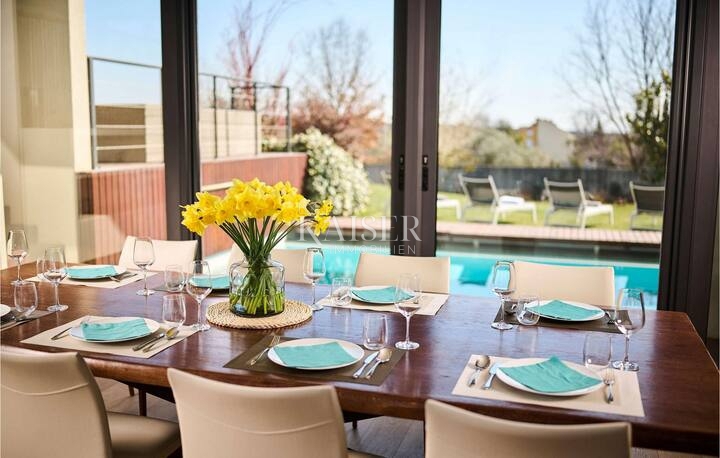 Istria, Umago, villa di lusso 420 m2 con piscina e vista mare