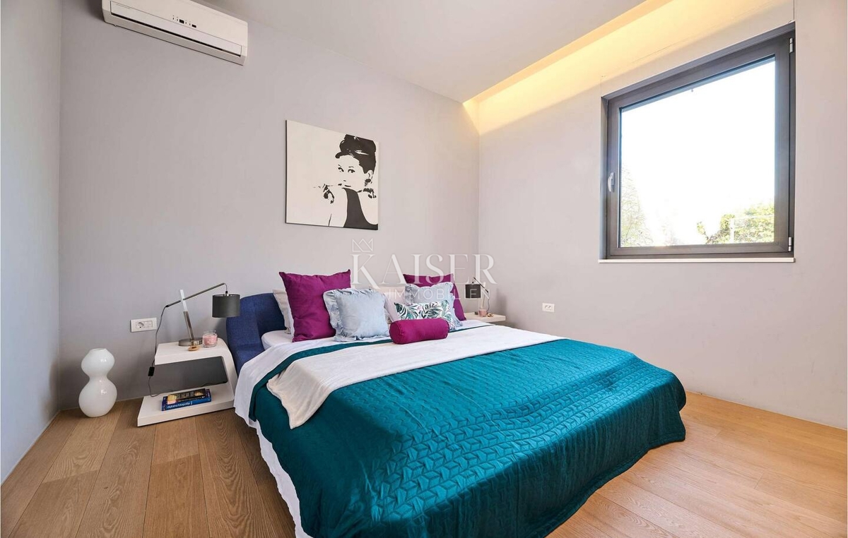 Istria, Umago, villa di lusso 420 m2 con piscina e vista mare