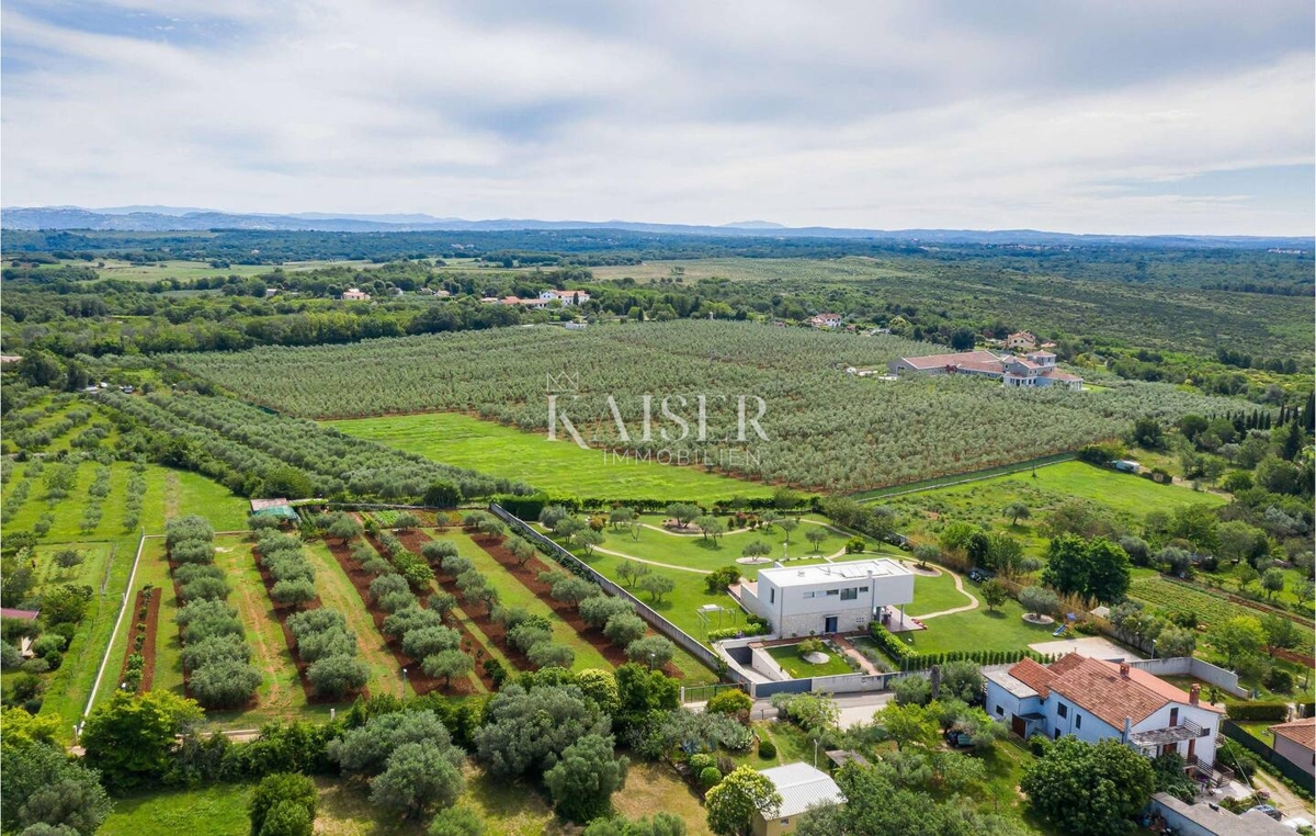 Istria, Umago, villa di lusso 420 m2 con piscina e vista mare