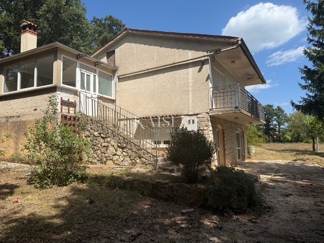 Žminj - casa familiare su un terreno di 6.454 m2