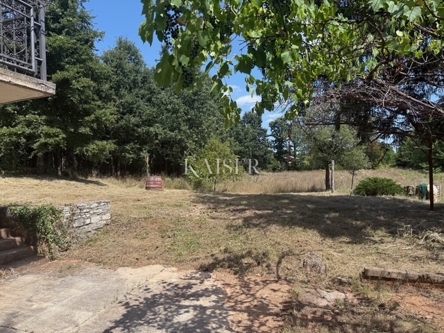 Žminj - casa familiare su un terreno di 6.454 m2