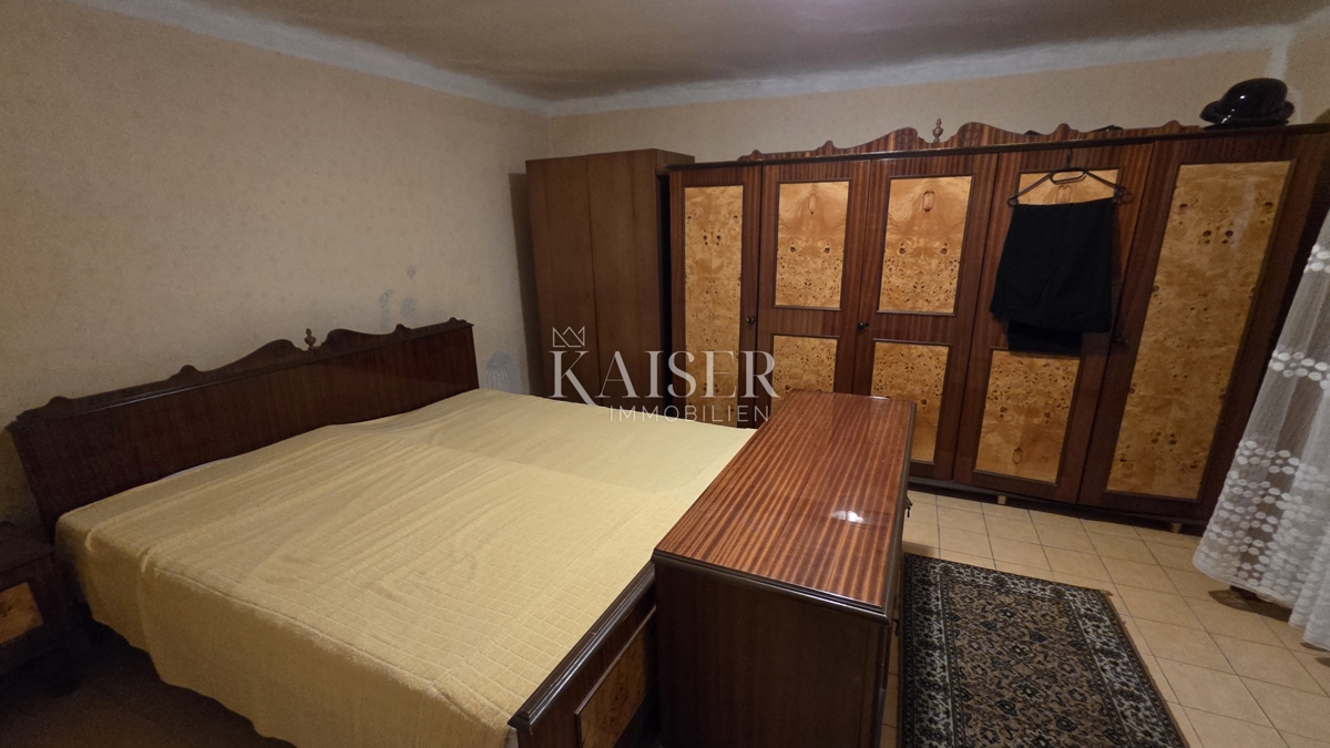 Novi Vinodolski - spaziosa casa in pietra con giardino e garage