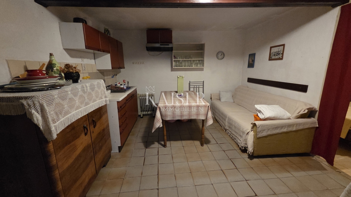 Novi Vinodolski - spaziosa casa in pietra con giardino e garage