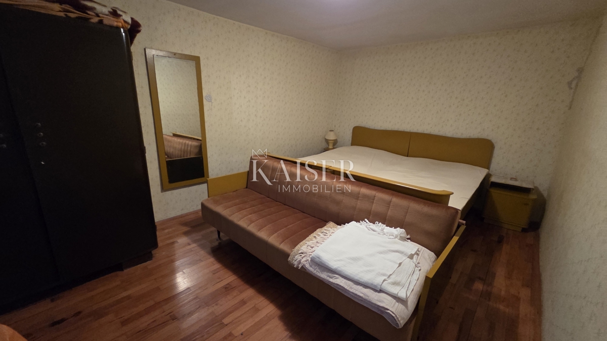 Novi Vinodolski - spaziosa casa in pietra con giardino e garage