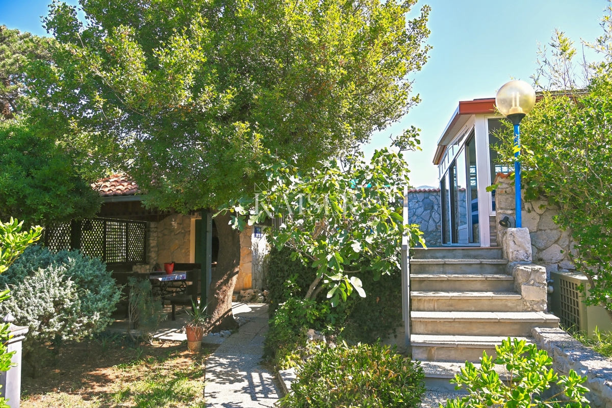 Villa moderna a Kraljevica con piscina, sauna e cantina vinicola 