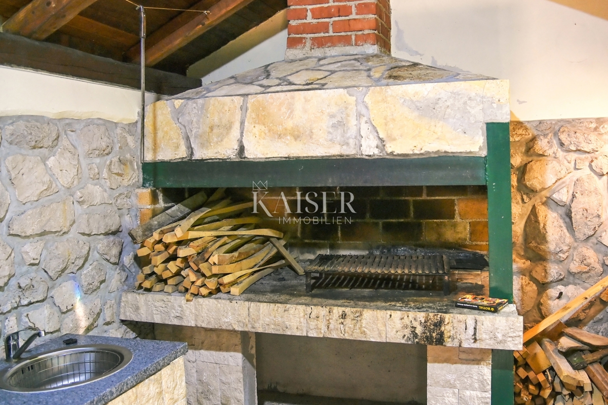 Villa moderna a Kraljevica con piscina, sauna e cantina vinicola 