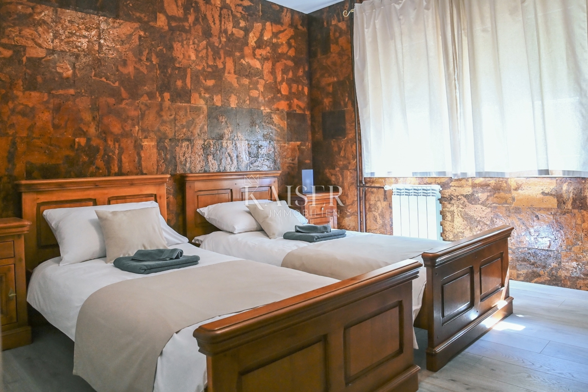 Villa moderna a Kraljevica con piscina, sauna e cantina vinicola 