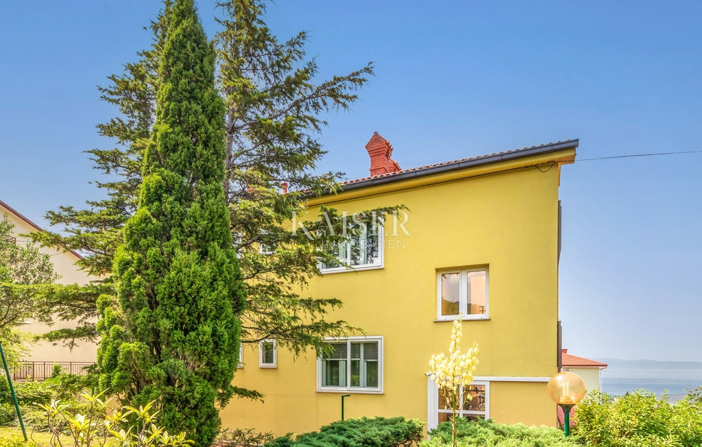 Villa moderna a Kraljevica con piscina, sauna e cantina vinicola 