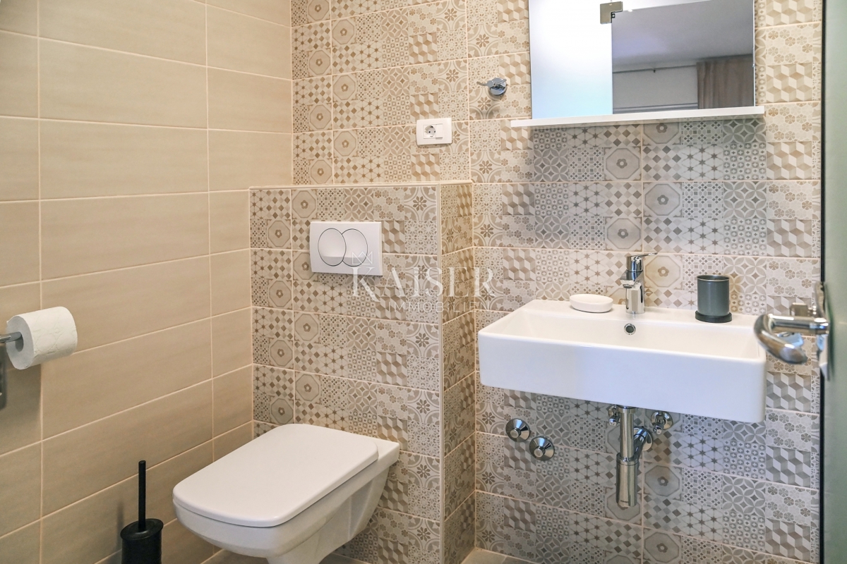 Villa moderna a Kraljevica con piscina, sauna e cantina vinicola 