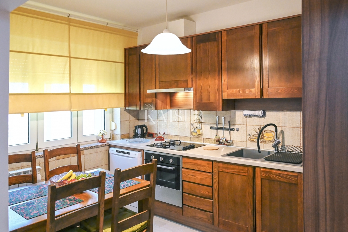 Villa moderna a Kraljevica con piscina, sauna e cantina vinicola 